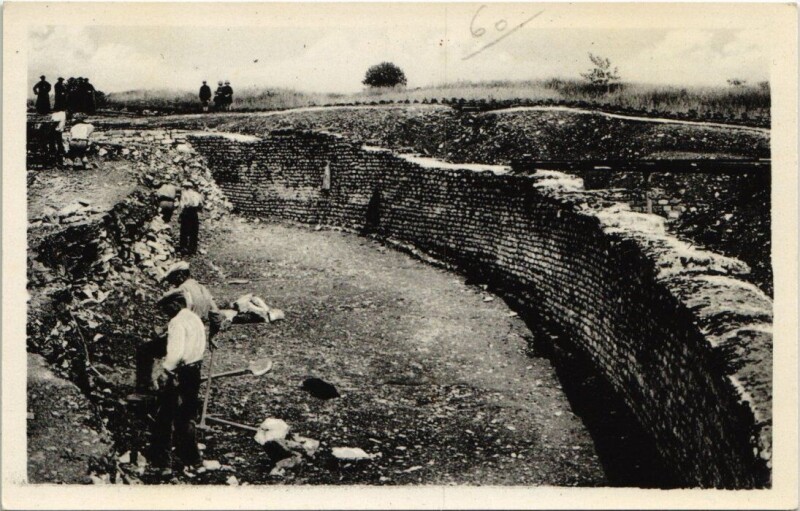 Carte postale ancienne Pro Alesia - Fouille de la Cavea du théatre gallo-romain