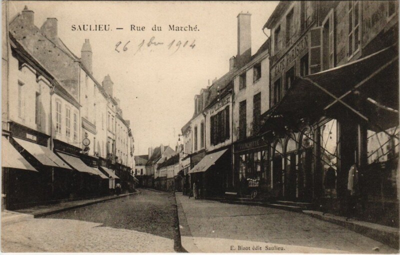 Carte postale ancienne Saulieu - Rue du Marché à Saulieu