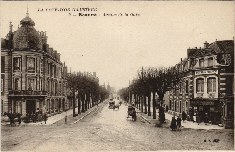 Carte postale ancienne Beaune - Avenue de la Gare à Beaune