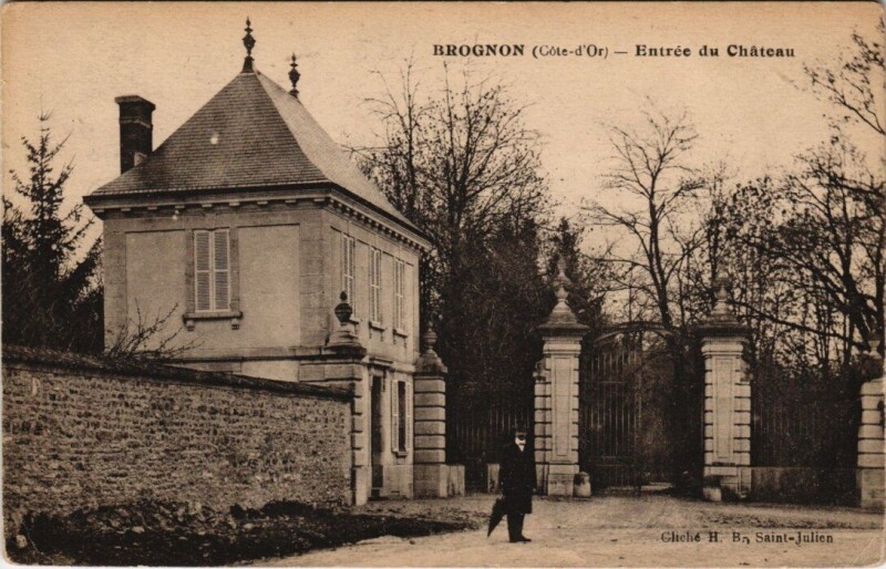 Carte postale ancienne Brognon - Entrée du Chateau à Brognon
