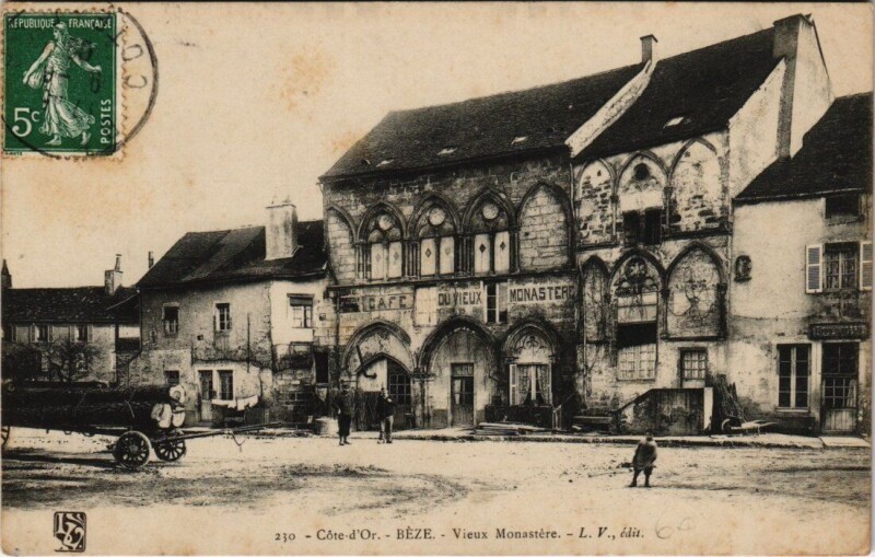 Carte postale ancienne Beze - Vieux Monastere à Bèze