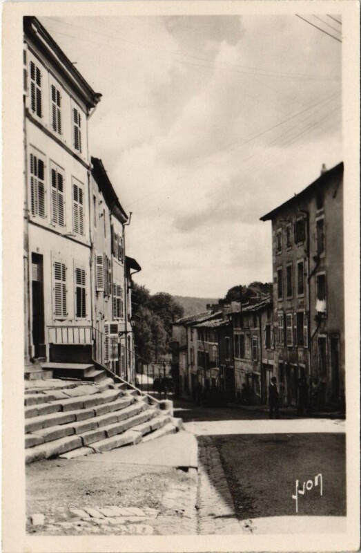 Carte postale ancienne Commercy - Rue de la couttote à Commercy