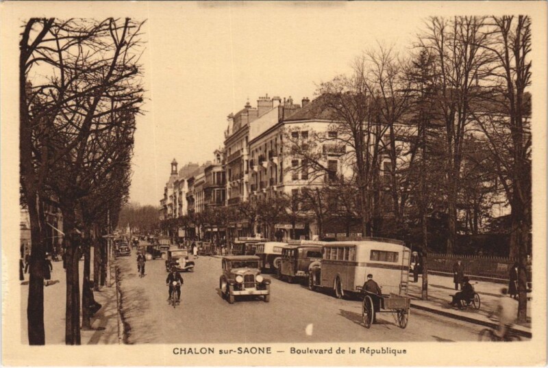 Carte postale ancienne Chalon-sur-Saone - Boulevard de la Republique à Chalon-sur-Saône