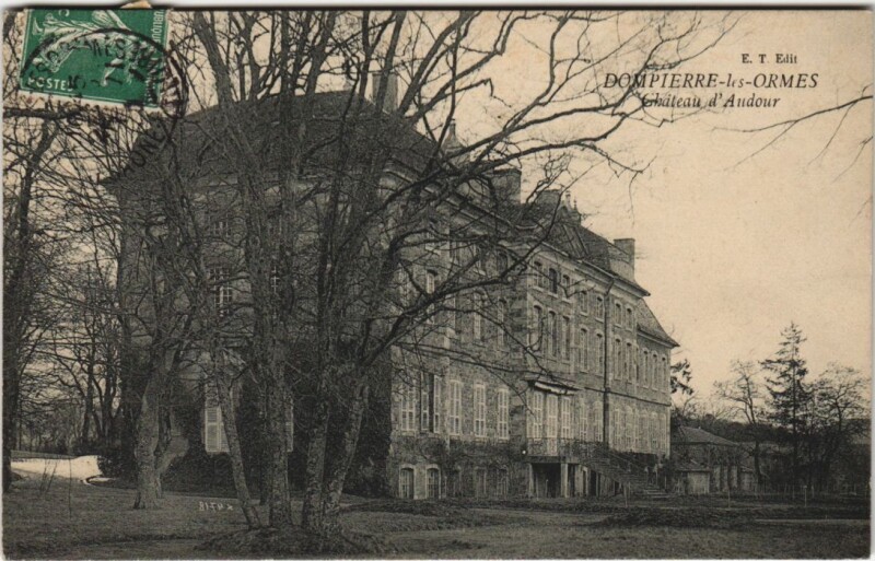 Carte postale ancienne Dompierre-les-Ormes Chateau D'Audoure à Dompierre-les-Ormes