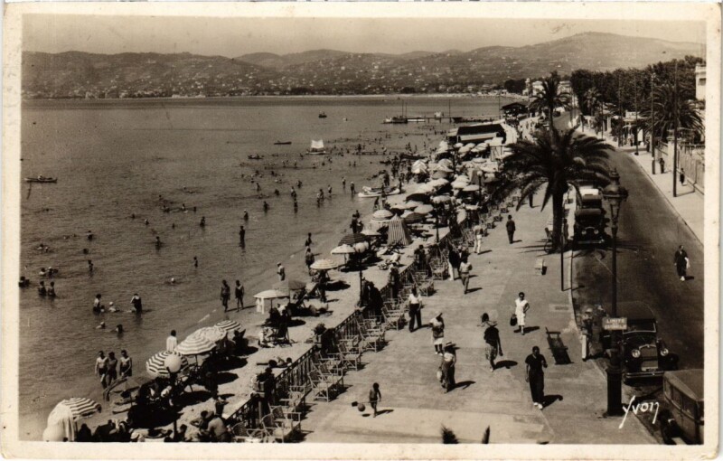 Carte postale ancienne Nice- vue generale de la Plage France