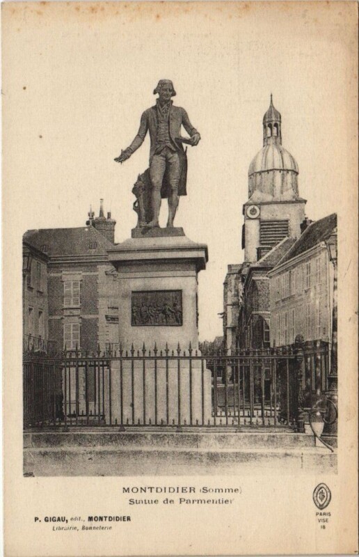 Carte postale ancienne Montdidier Statue de Parmentier à Montdidier