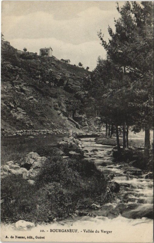 Carte postale ancienne Bourganeuf - Vallée du Verger à Bourganeuf