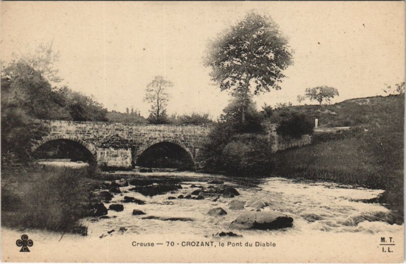 Carte postale ancienne Crozant le Pont du Diable à Crozant