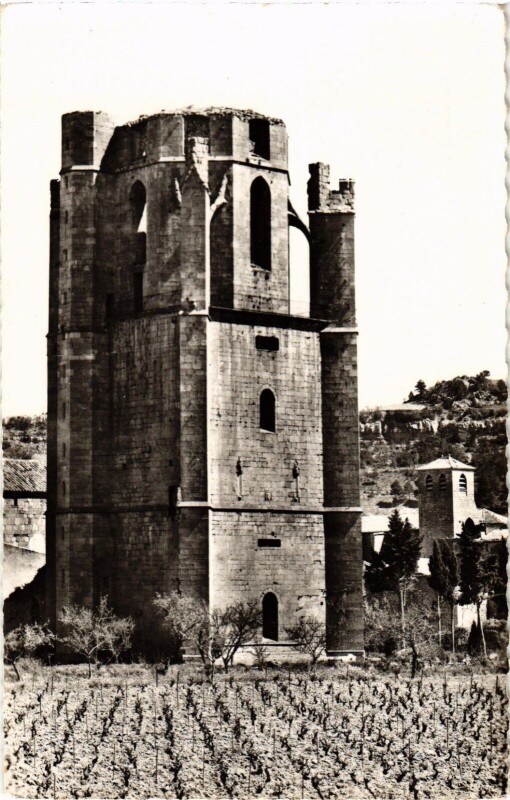 Carte postale ancienne Abbaye de Lagrasse La Tour Charlemagne France à Lagrasse