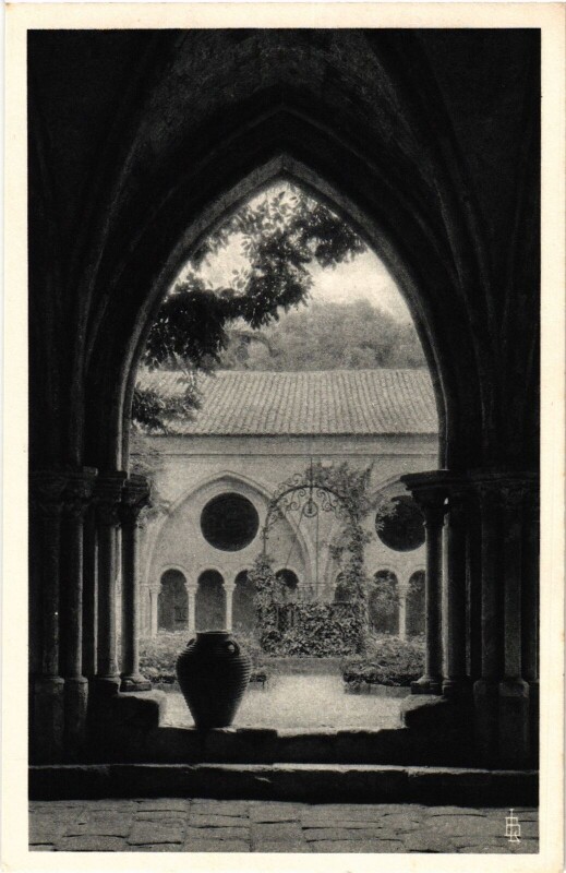Carte postale ancienne Le Cloitre: Arcade principale France