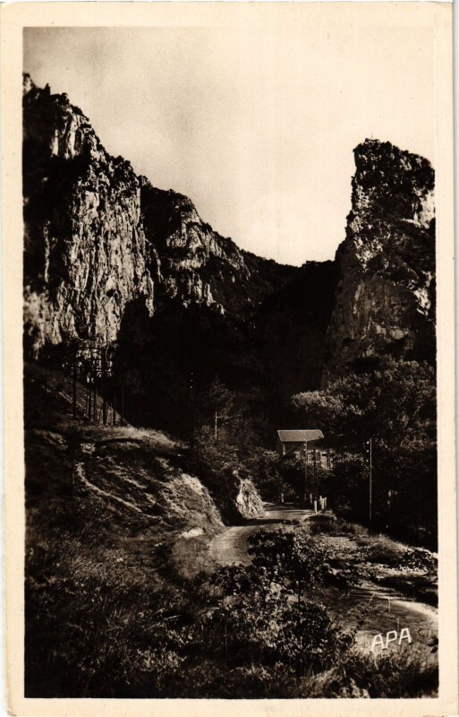 Carte postale ancienne Entree des Gorges et Usine electrique France