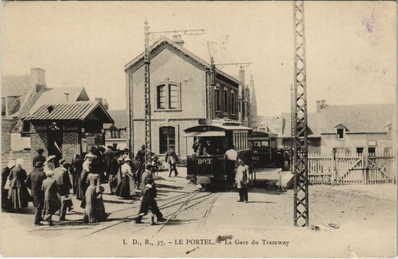 Carte postale ancienne Le Portel - La Gare du tramway au Portel