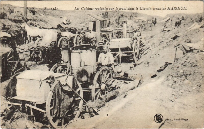 Carte postale ancienne Cuisines roulantes du le front
