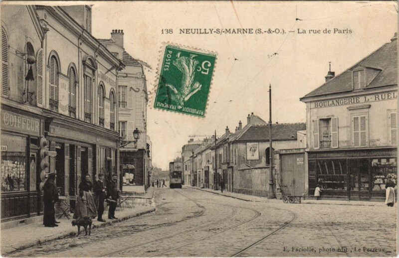 Carte postale ancienne Neuilly-S/-Marne - La rue de Paris