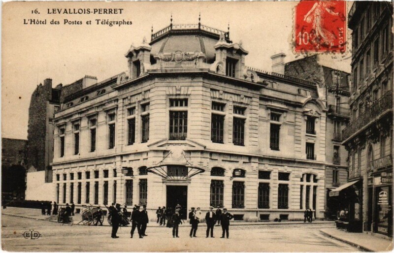 Carte postale ancienne Levallois-Perret - L'Hotel des Postes et Télégraphes à Levallois-Perret