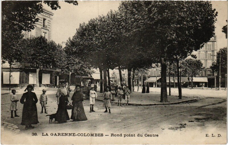 Carte postale ancienne La Garenne-Colombes - Rond point du Centre à La Garenne-Colombes