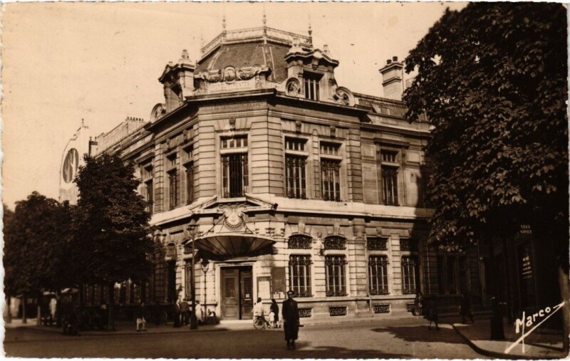 Carte postale ancienne Levallois-Perret - L'Hotel des Postes à Levallois-Perret