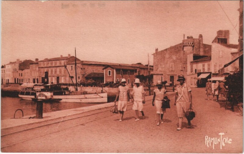 Carte postale ancienne L'Ile de Re-Quais de Saint-Martin