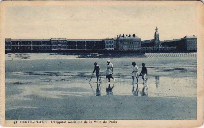 Carte postale ancienne Berck-Plage-L'Hópital maritime de la Ville de Paris à Berck