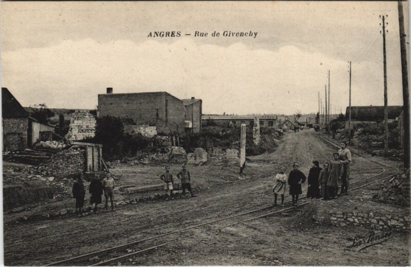 Carte postale ancienne Angres-Rue de Givenchy à Angres