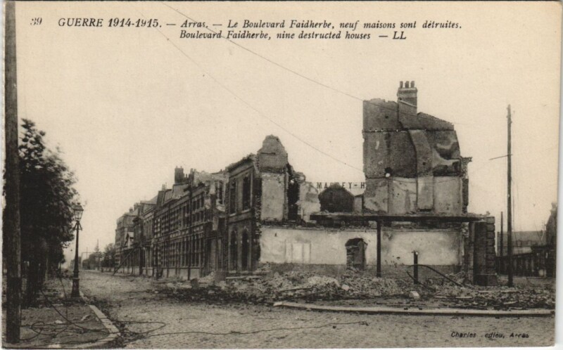 Carte postale ancienne Arras-Le Boulevard Faidherbe, neuf maisons sont détruites à Arras