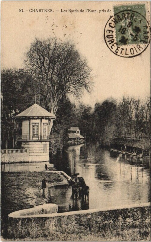 Carte postale ancienne Chartres-Les Bords de l'Eure à Chartres