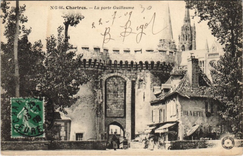 Carte postale ancienne Chartres-La porte Guillaume à Chartres