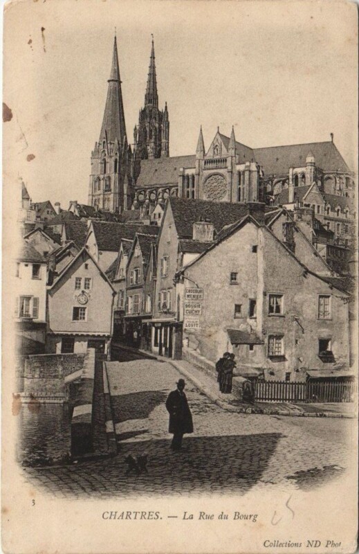 Carte postale ancienne Chartres-La Rue du Bourg à Chartres