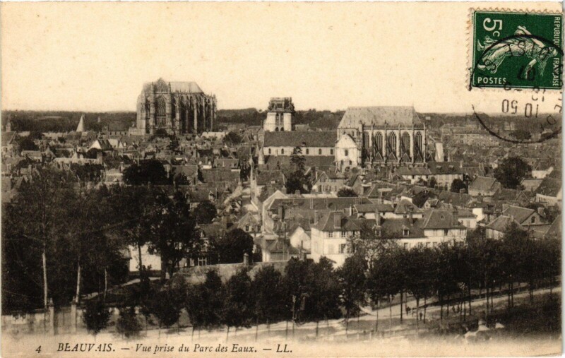 Carte postale ancienne Beauvais Vue prise du Parc des Eaux France à Beauvais