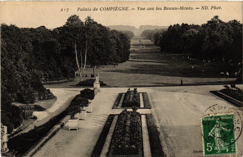 Carte postale ancienne Compiegne Vue sur les Beaux-Monts France à Monts