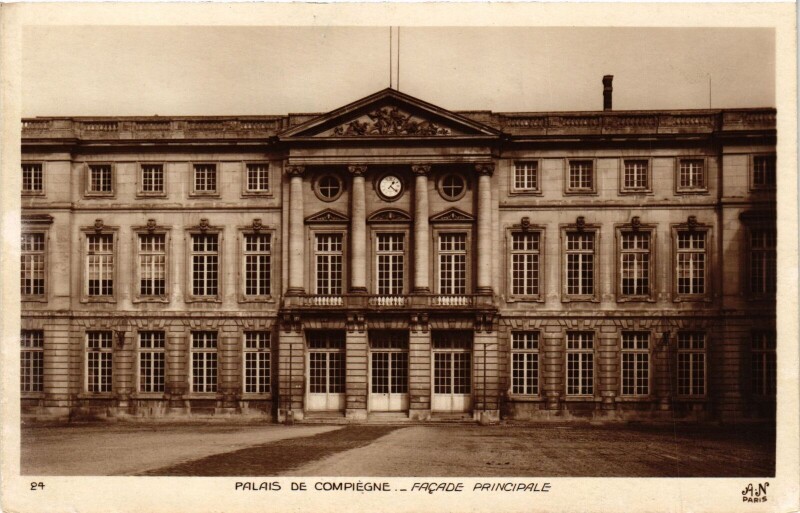 Carte postale ancienne Compiegne Facade Principale France