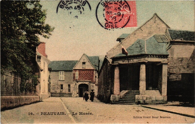 Carte postale ancienne Beauvais Le Musee France à Beauvais