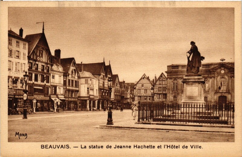 Carte postale ancienne Beauvais La Statue de Jeanne Hachette France à Beauvais