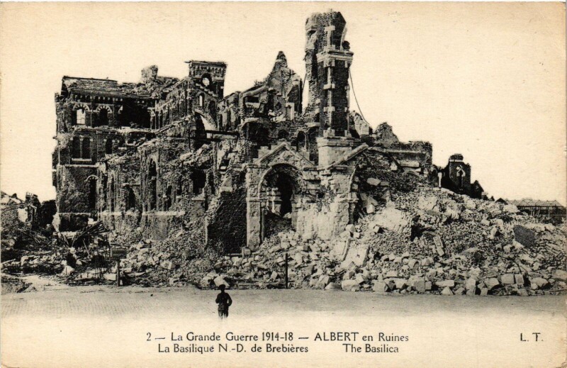 Carte postale ancienne Albert en Ruines, La Basilique France