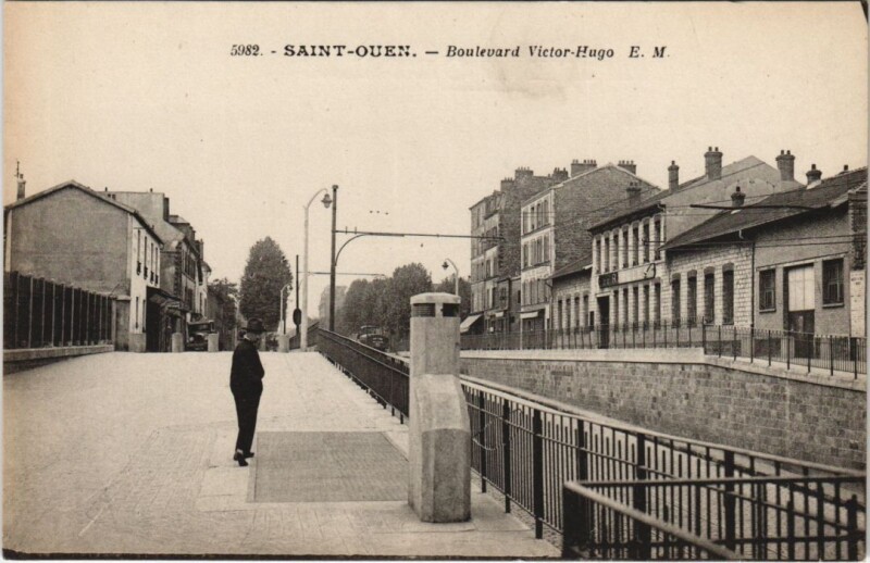 Carte postale ancienne Boulevard Victor-Hugo à Saint-Ouen-sur-Seine