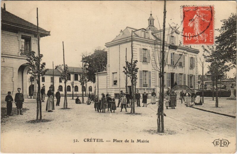Carte postale ancienne Creteil - Place de la Mairie à Créteil