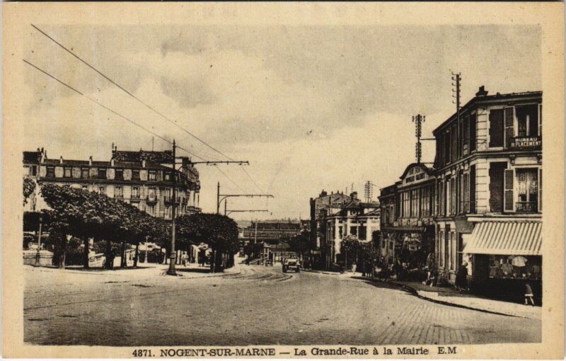 Carte postale ancienne Nogent-sur-Marne - La Grande-Rue á la Mairie à Nogent-sur-Marne