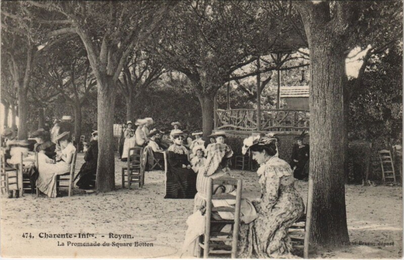 Carte postale ancienne Charente-Royan-La Promenade du Square Botton à Royan