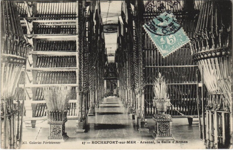 Carte postale ancienne Rochefort-sur-Mer - Arsenal la Salle d'Armes à Rochefort