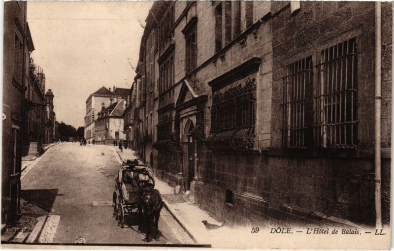 Carte postale ancienne Dole- Hotel de Balais France