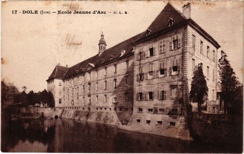 Carte postale ancienne Dole- Ecole Jeanne d'Arc France