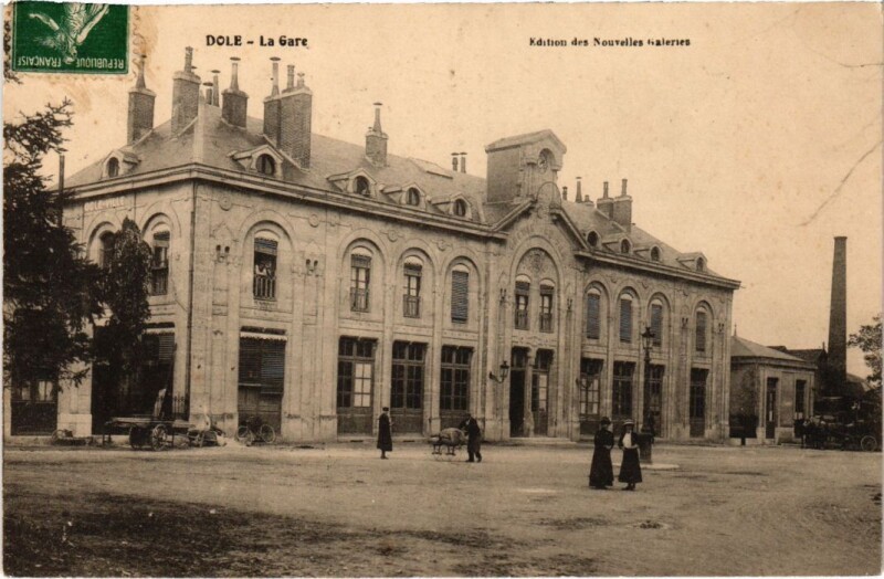 Carte postale ancienne Dole- La Gare France