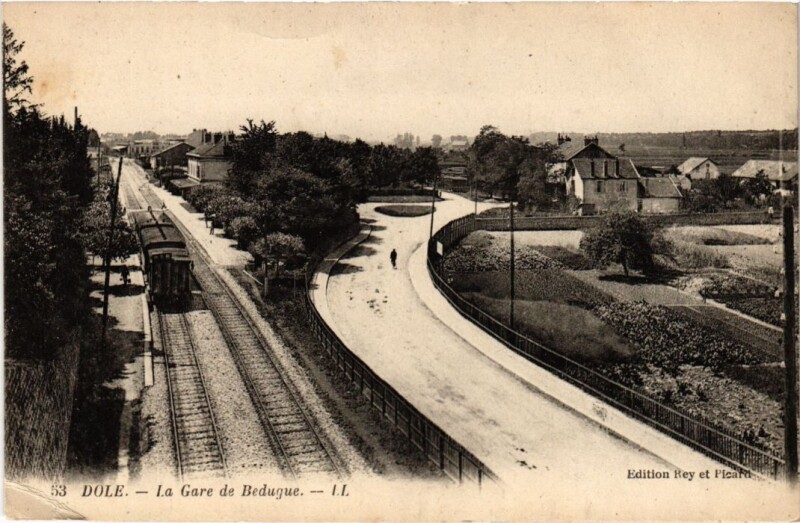 Carte postale ancienne Dole- La Gare de Bedugue France