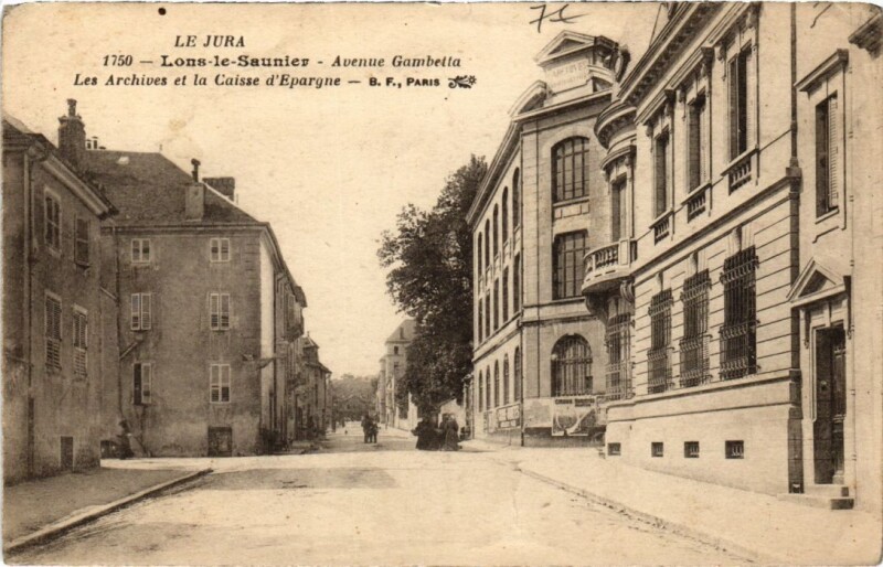 Carte postale ancienne Lons le Saunier- Avenue Gambetta France à Lons-le-Saunier