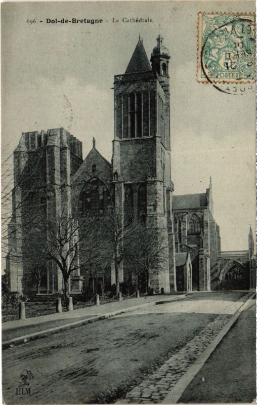 Carte postale ancienne Dol de Bretagne La Cathedrale France à Dol-de-Bretagne