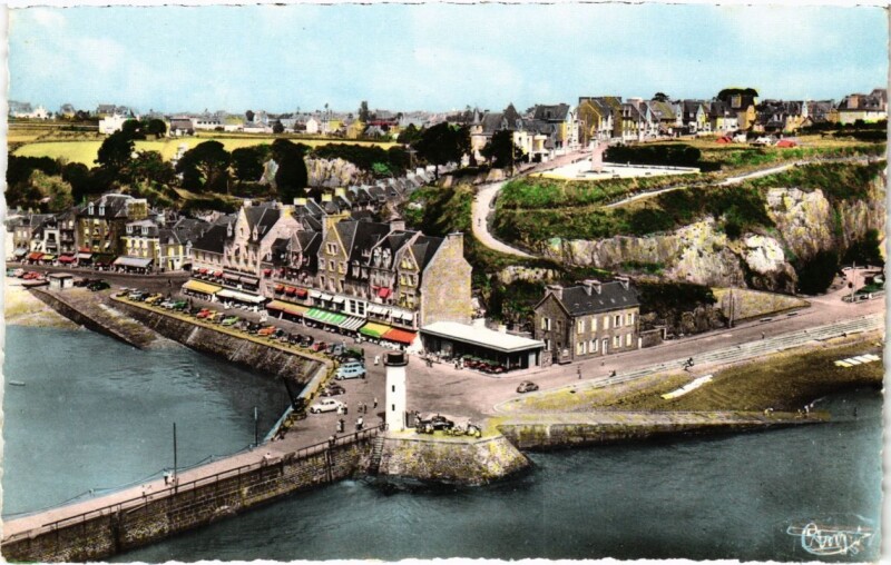 Carte postale ancienne Cancale Les Hotels, Les Quais France à Cancale