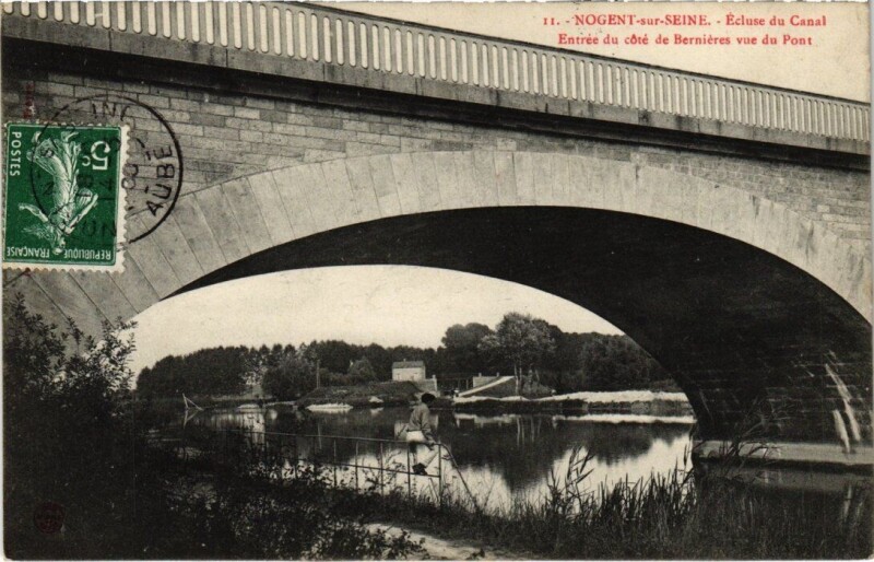 Carte postale ancienne Nogent-sur-Seine - Ecluse du Canal à Nogent-sur-Seine