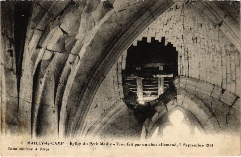 Carte postale ancienne Camp-de-Mailly - Eglise du Petit Mailly trou