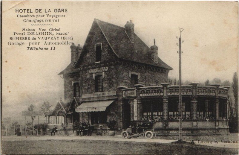 Carte postale ancienne Hotel De La Gare-Maison Girbal Paul Delouis Saint-Pierre du Vauvray à Saint-Pierre-du-Vauvray