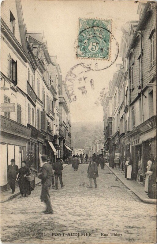 Carte postale ancienne Pont-Audemer - Rue Thiers à Pont-Audemer
